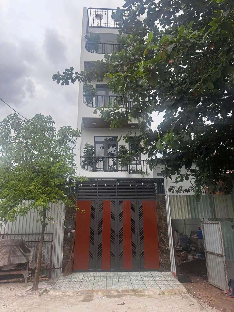 NHÀ (4×16) MẶT TIỀN HẺM 8M – LÂM THỊ HỐ, TRUNG MỸ TÂY NHÀ MỚI 1 TRỆT 3 LẦU – CHỈ 6.58 TỶ!