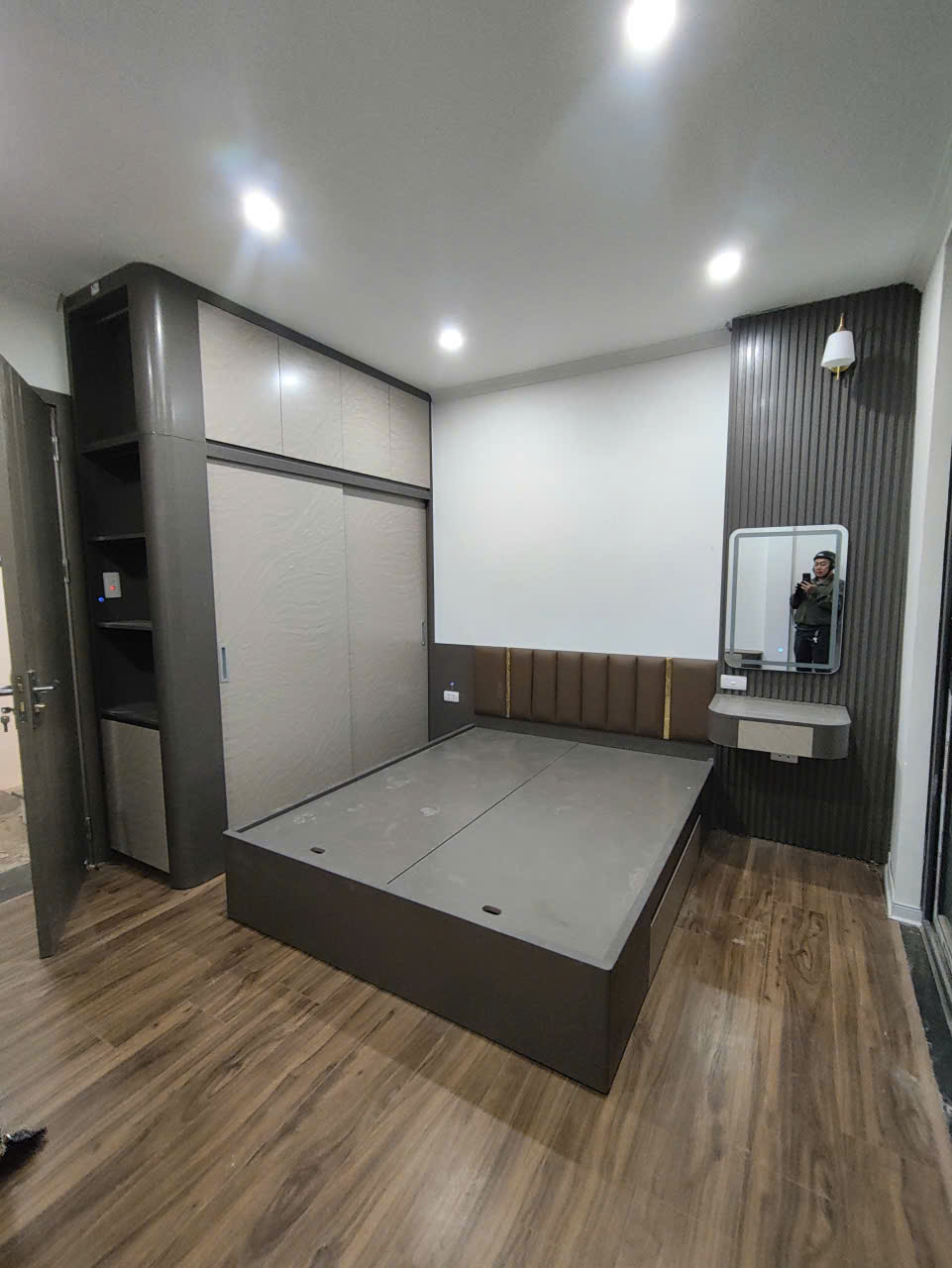 CHÍNH CHỦ CẦN BÁN NHÀ TT ĐỐNG ĐA 5 TẦNG 3 NGỦ GIÁ 5.X TỶ CÓ TL