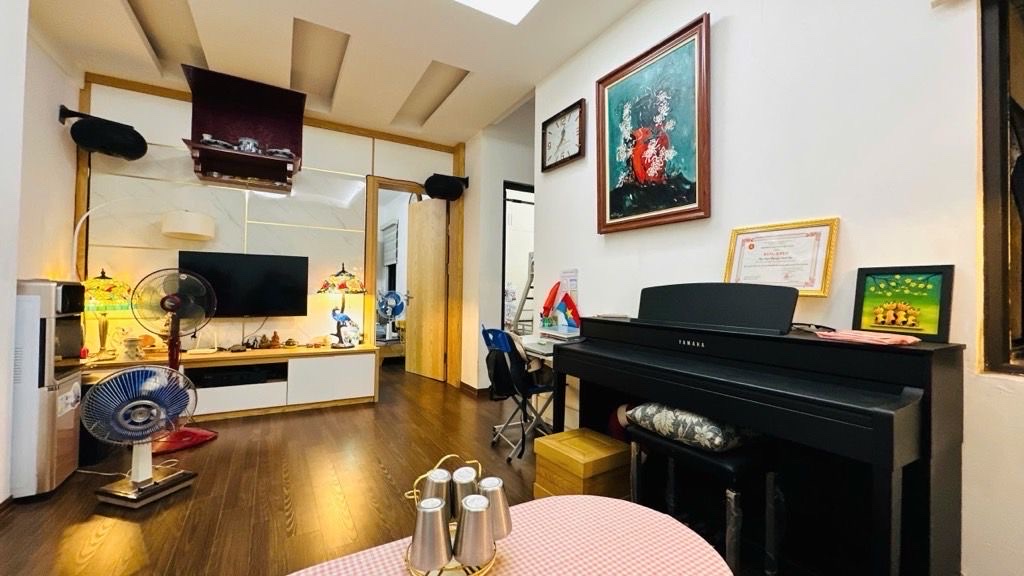 bán căn hộ nam trung yên cầu giấy DT 58m 2 ngủ giá 5,7 tỷ