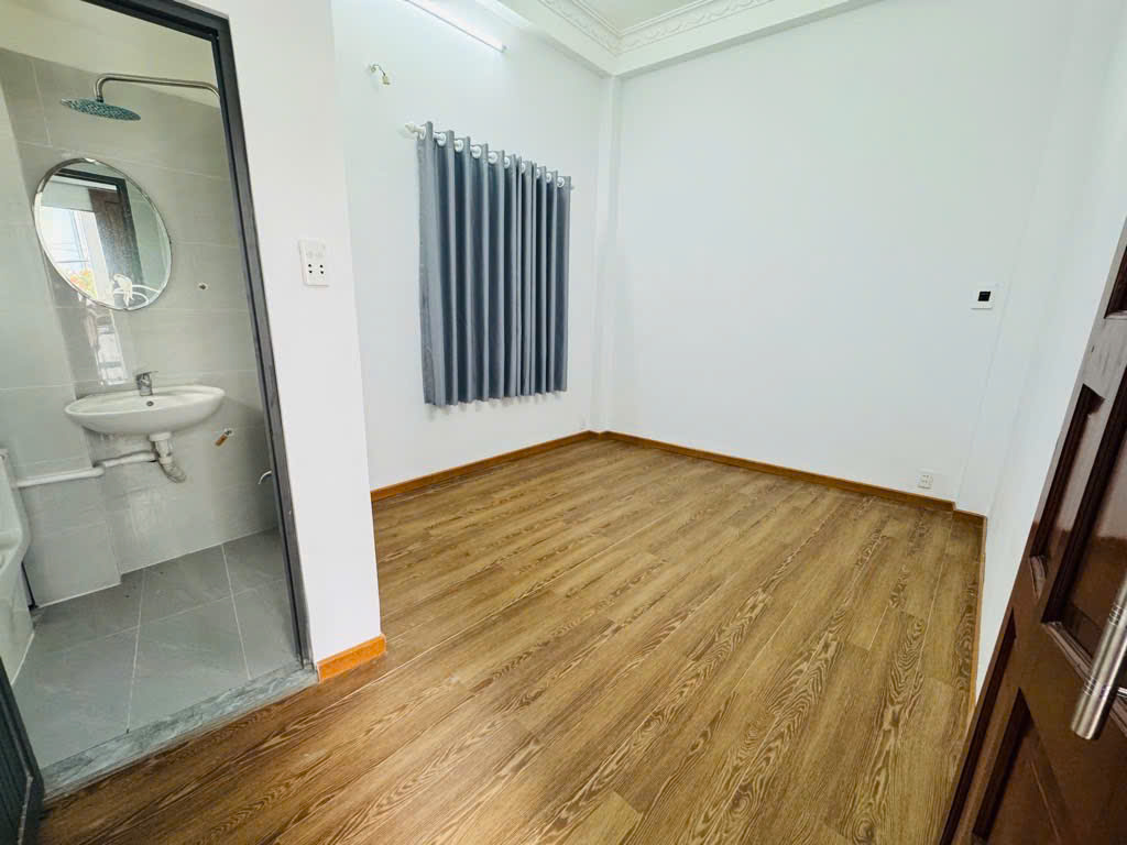 CƠ HỘI HIẾM PHÚ NHUẬN: BÁN NHÀ 4 TẦNG – NGANG KHỦNG 4.7M – HẺM XE TẢI