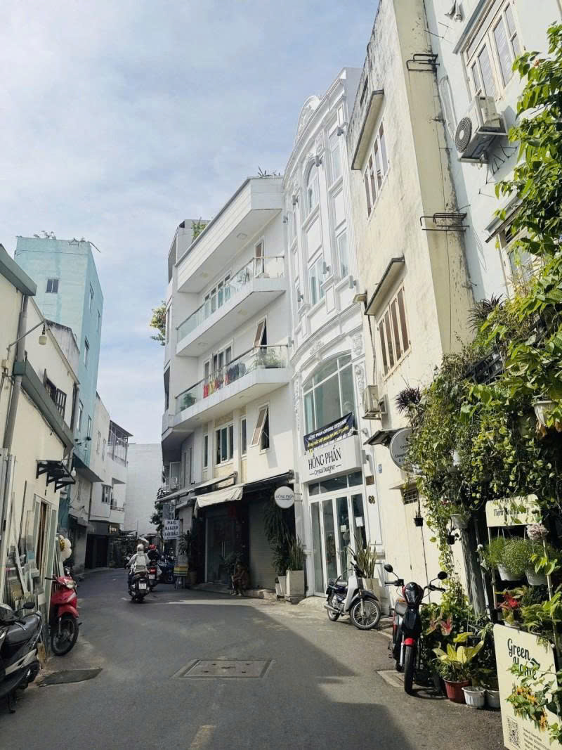 Bán nhà 2 Mặt tiền Hoa Đào – Khu Phan Xích Long, 8x8m, 3 Tầng – 3PN, chào 22 tỷ.