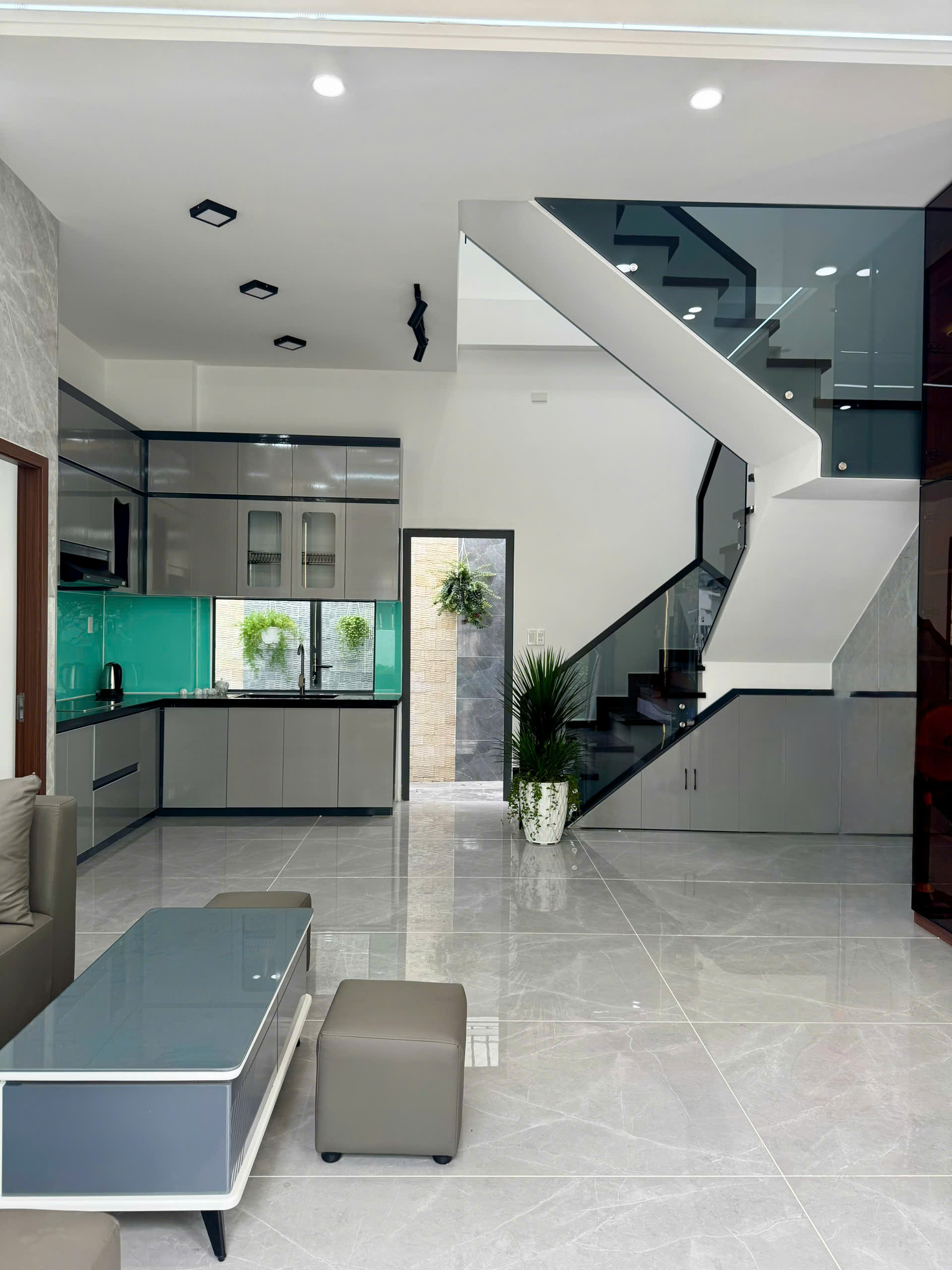 BÁN NHÀ MƠI LÔ GÓC SHR 2 TẦNG 10x14M NGUYỄN THỊ THẢNH THỚI TAM THÔN HÓC MÔN HẺM XE TẢI