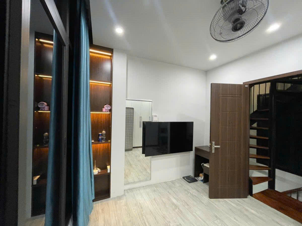 BÁN CĂN ĐỐNG ĐA 4 TẦNG 20M GẦN PHỐ – 2 MẶT NGÕ Ô TÔ – KINH DOANH – 40 RA MẶT PHỐ – NHÀ ĐẸP