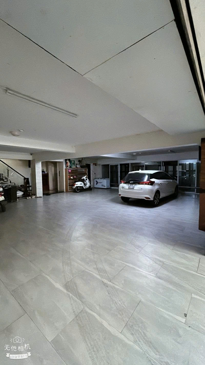 Bán nhà Biệt thự 2 MT Hẻm Cách Mạng Tháng Tám, 18x24m, 6 Tầng – có Hồ Bơi, chỉ 99 tỷ.