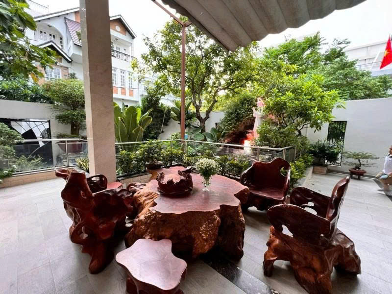 Bán nhà Biệt thự 2 MT Hẻm Cách Mạng Tháng Tám, 18x24m, 6 Tầng – có Hồ Bơi, chỉ 99 tỷ.