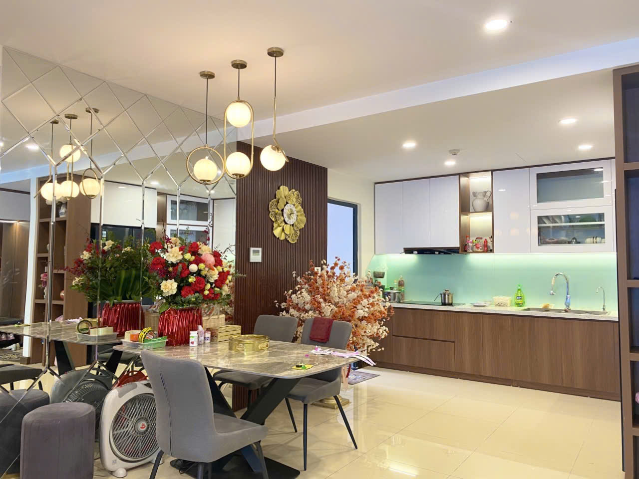 chuyển nhượng căn 2 ngủ 86m2 giá hơn 8ty VIP mỗi tầng chỉ 1 căn duy nhất GOLDMARK CITY – BẮC TỪ LIÊM- HÀ NỘI