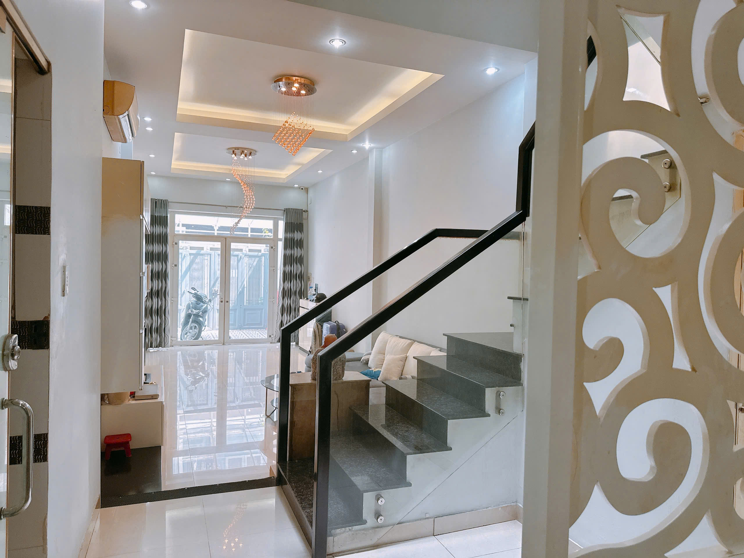 NHÀ CHO THUÊ HẺM CỤT AN NINH – TRỆT + 2 LẦU + SÂN THƯỢNG – NGÔ GIA TỰ, Q10.