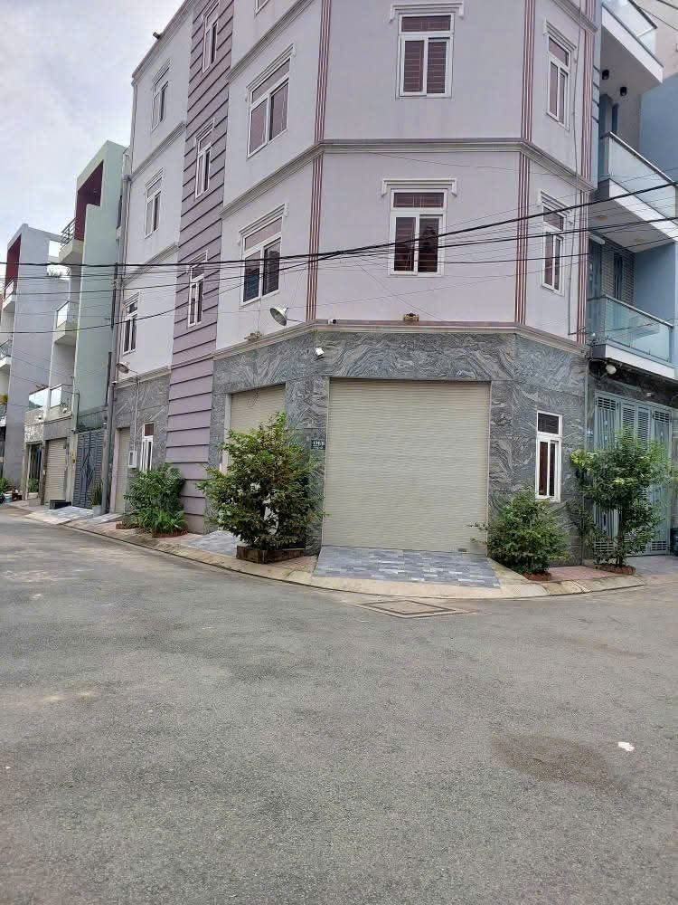 Nhà 3 tầng đẹp sát Trung Tâm Quận 2 Nguyễn Duy Trinh,Phú Hữu,Quận 9 vuông vức, phong thủy đẹp, đường trước nhà 6m