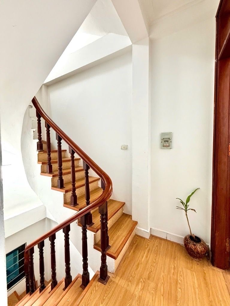 bán nhà ngọc hà ba đình 22m x5 tầng-6,5 tỷ 2 mặt ngõ,cách hồ 50m