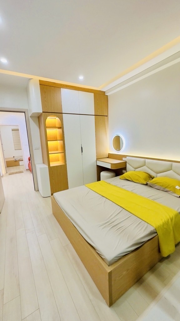 bán nhà tập thể 7,2 ha vĩnh phúc ba đình DT 80m 2 ngủ 2 ban công rộng giá 5,2 tỷ