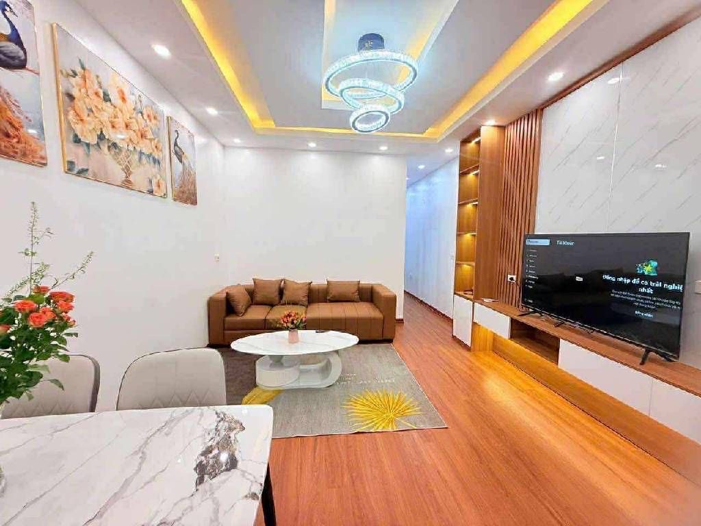 bán nhà tập thể tầng 2 trần quốc hoàn DT 90m 3 ngủ 2 wc lô góc giá 5,250 tỷ