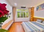 bán nhà tập thể tầng 2 trần quốc hoàn DT 90m 3 ngủ 2 wc lô góc giá 5,250 tỷ